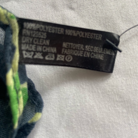 The Paper Store Floral scarf - Picture 3 of 4